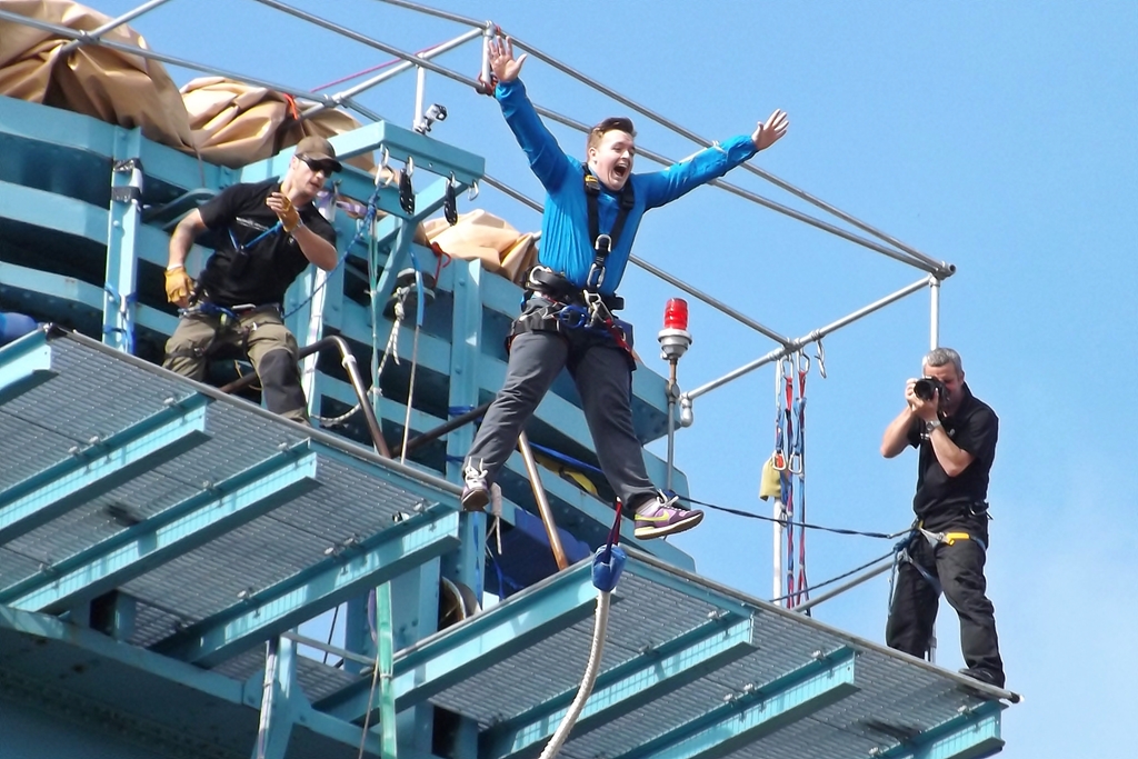 Top 6 Tips for First-Time Bungee Jumpers: