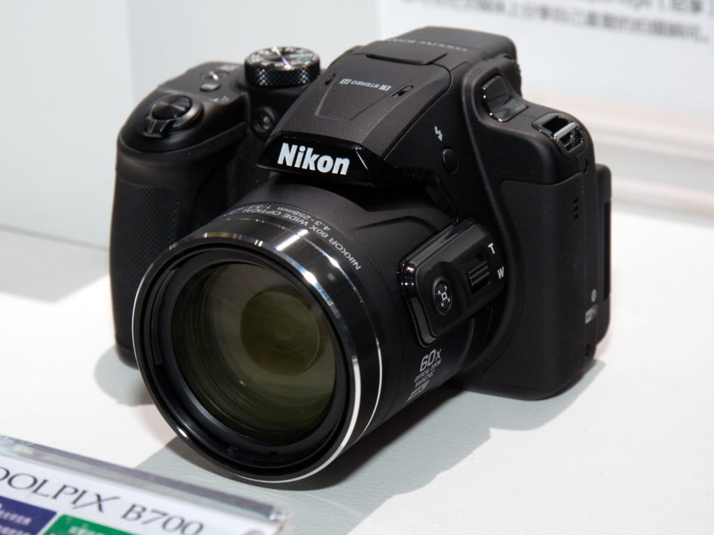 Nikon Coolpix B700